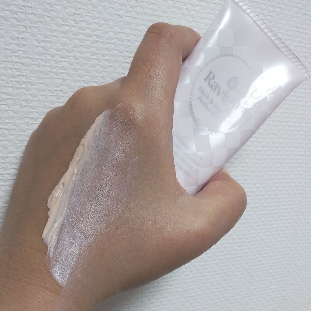 ネック&デコルテパーフェクトクリーム/Ravisan/ネック・デコルテケアを使ったクチコミ（2枚目）