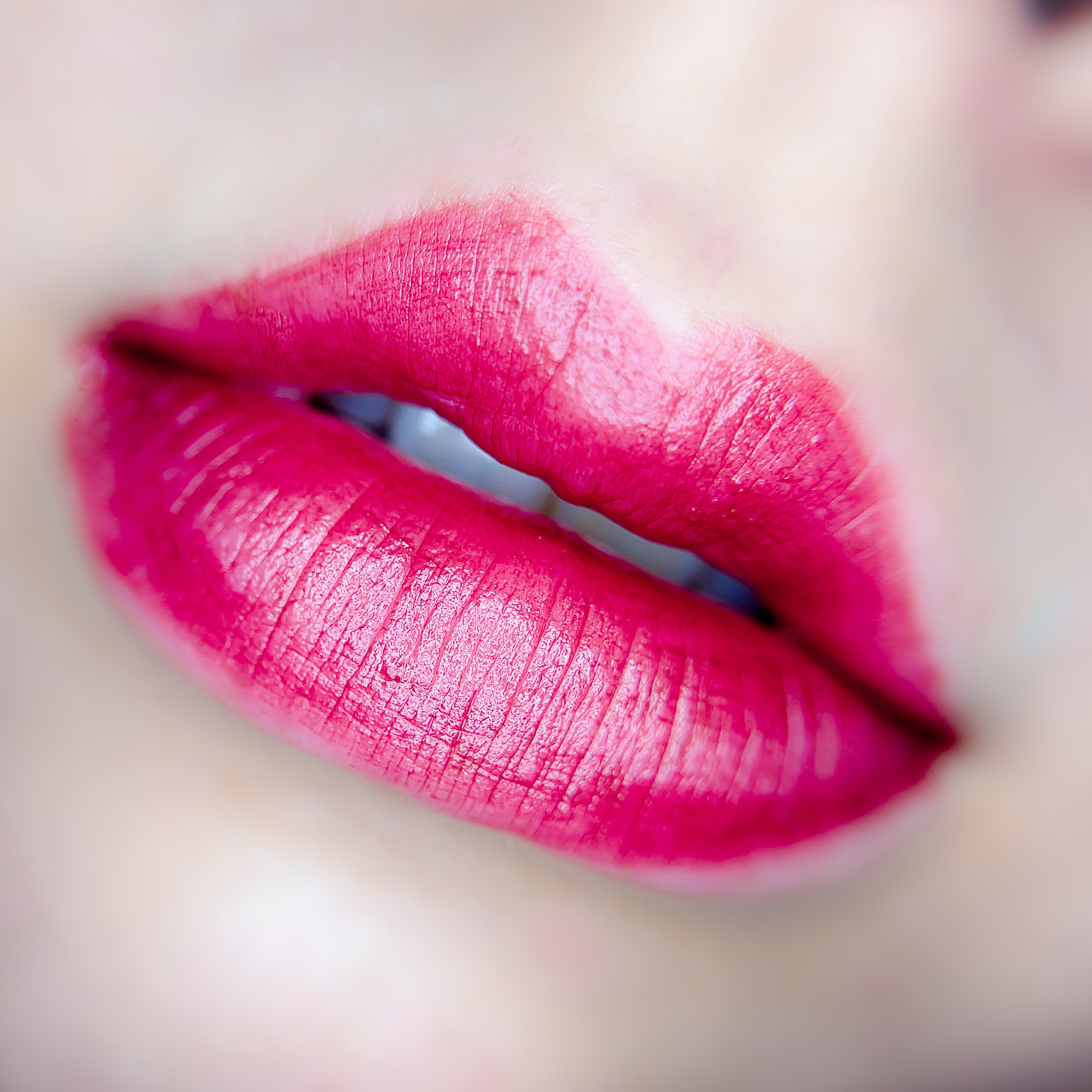 コンフォート リップ フルイド フォグ 10 紅飾 -BENIKAZARI/SUQQU/口紅を使ったクチコミ（2枚目）