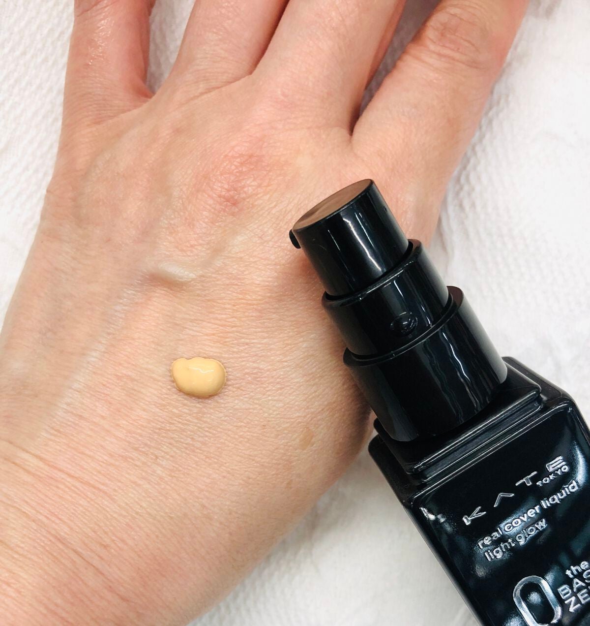 リアルカバーリキッド(ライトグロウ)/KATE/リキッドファンデーションを使ったクチコミ(2枚目)