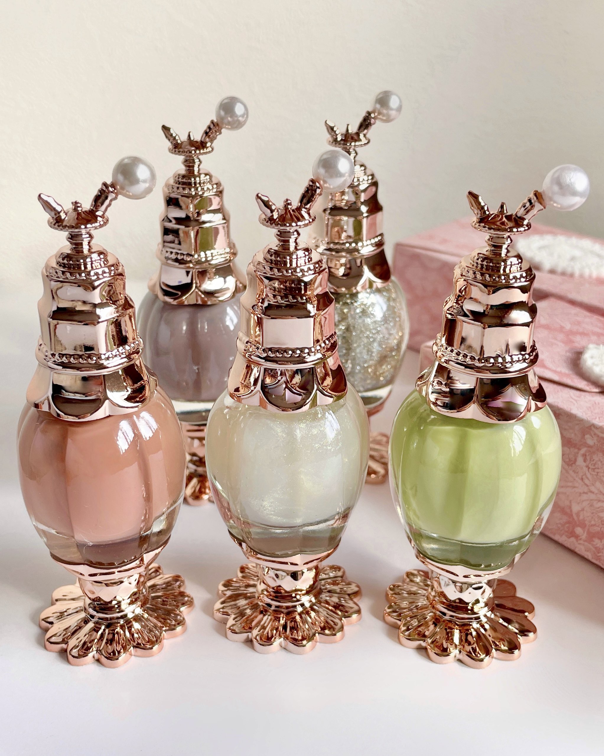 女王のカメオネイルカラー 02 ムーンストーン/COLORROSE/マニキュアを使ったクチコミ（1枚目）