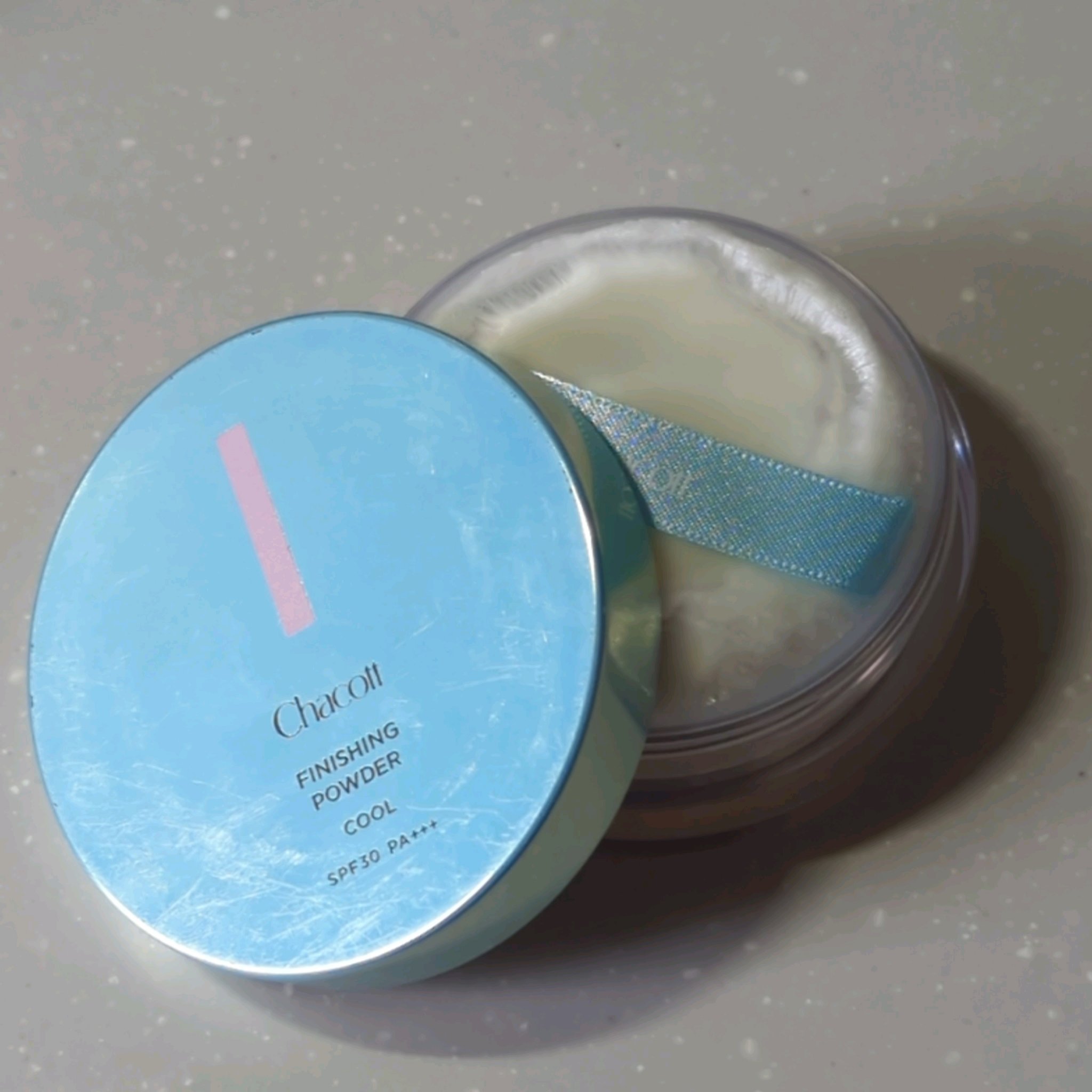 フィニッシングUVパウダー クール 765 ライトナチュラル/チャコット・コスメティクス/ルースパウダーを使ったクチコミ（2枚目）