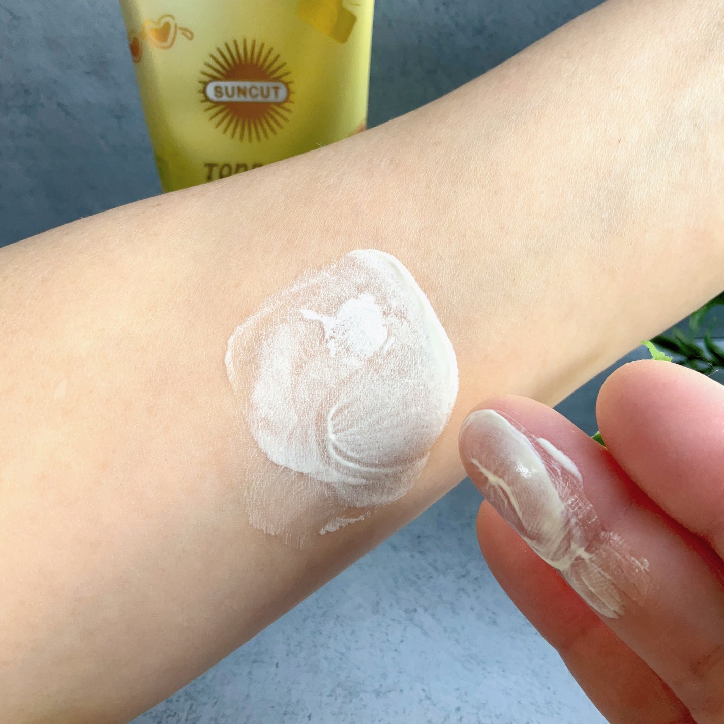 サンカットR トーンアップUV エッセンス/サンカット®/日焼け止めローションを使ったクチコミ(5枚目)