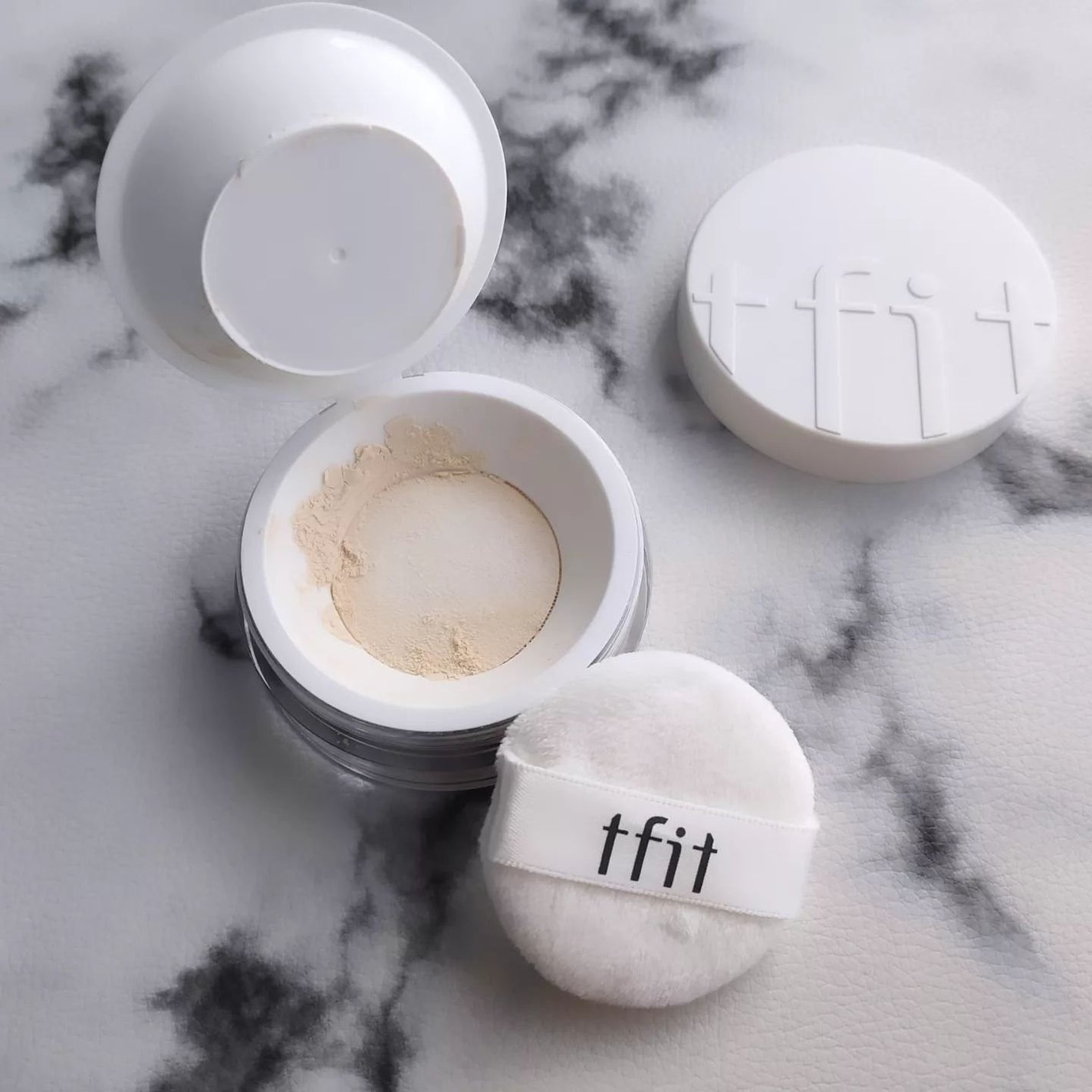 トランスルーセントセットフィニッシングパウダー/TFIT/ルースパウダーを使ったクチコミ(4枚目)