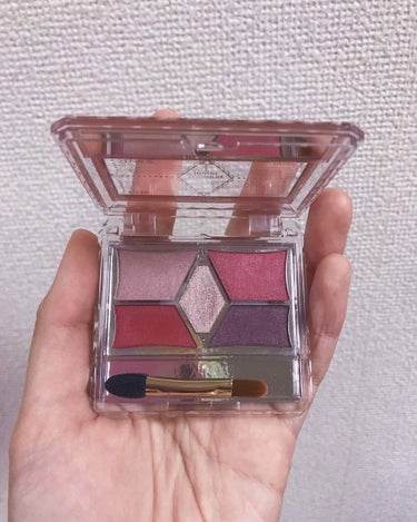 #7    eye shadow

CANMAKE  パーフェクトスタイリストアイズ￥780

•春っぽい色
•2つのスタイルを楽しめる!
•プチプラ～♡


これは上野駅のところのLoftで買いました