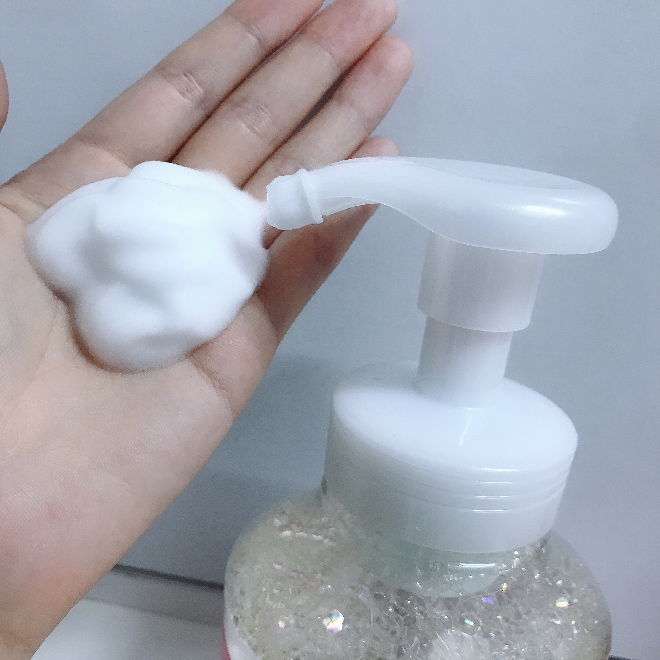 ビオレ ビオレ ザ ハンド 泡ハンドソープ 朝の摘みたてローズの香りのクチコミ「🌷ビオレさまからいただきました🌷

ビオレ ザハンド 泡ハンドソープ
朝の摘みたてローズの香り.....」（3枚目）