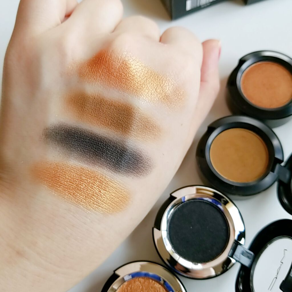 ダズルシャドウ エクストリーム/M・A・C/単色アイシャドウを使ったクチコミ（3枚目）