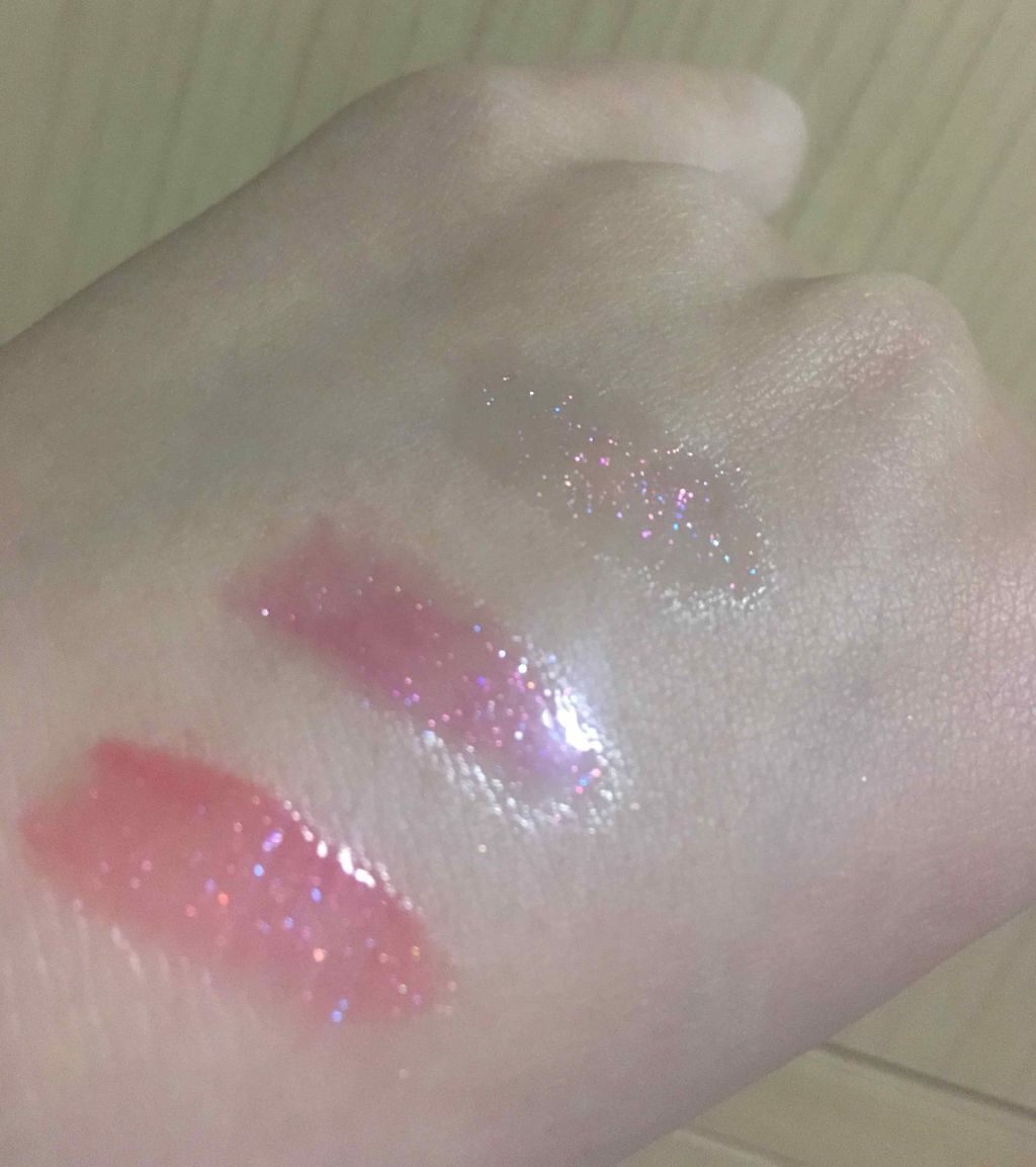 メスメリック グロスオン/CHICCA/リップグロスを使ったクチコミ（2枚目）