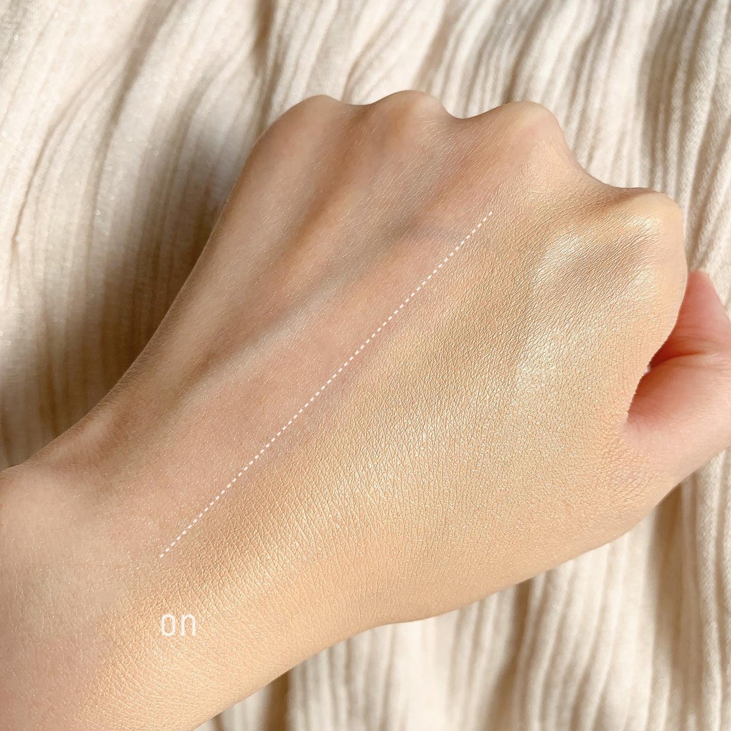 スタジオ ラディアンス セラム ファンデーション/M・A・C/リキッドファンデーションを使ったクチコミ(2枚目)