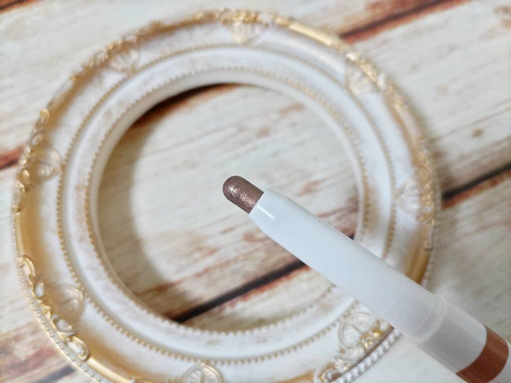 アイムスティックシャドウシマー 005 トープトリンキット/i’m meme/スティックアイシャドウを使ったクチコミ（2枚目）