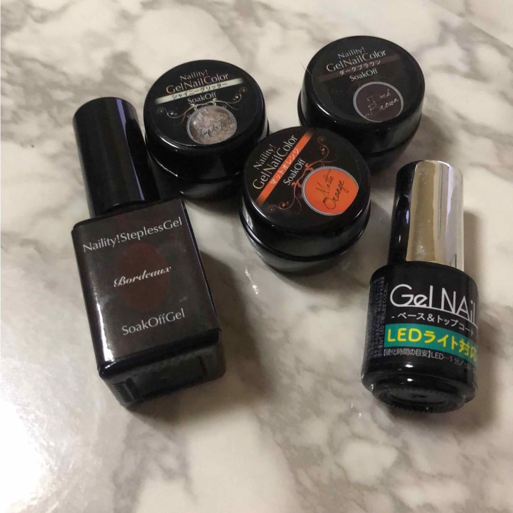 🐈𝐶ℎ𝑖𝑛𝑎𝑡𝑢🐈 on LIPS 「秋ネイルといえば?もはや自分の中では定番になっている🍁ボルドー..」(2枚目)