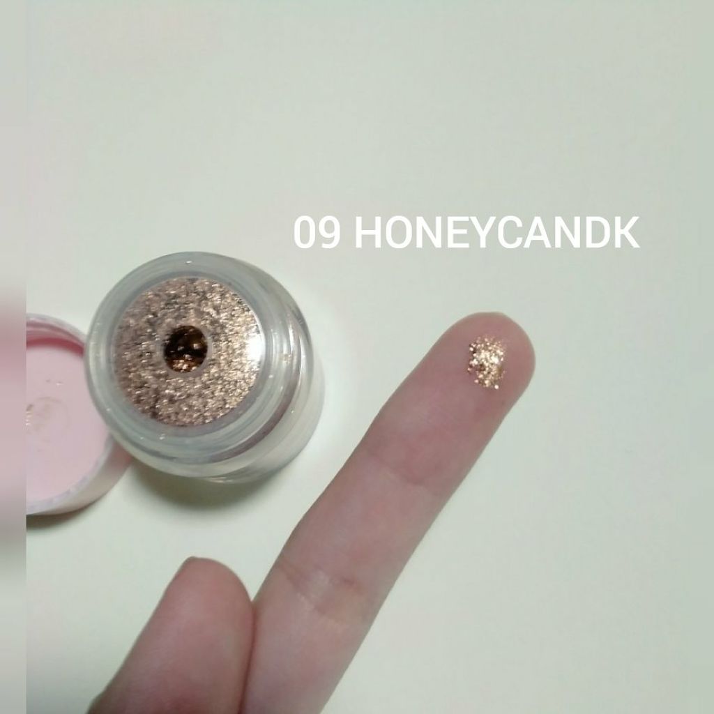 16CANDY ROCK PEAEL POWDER/16BRAND/単色アイシャドウを使ったクチコミ（2枚目）