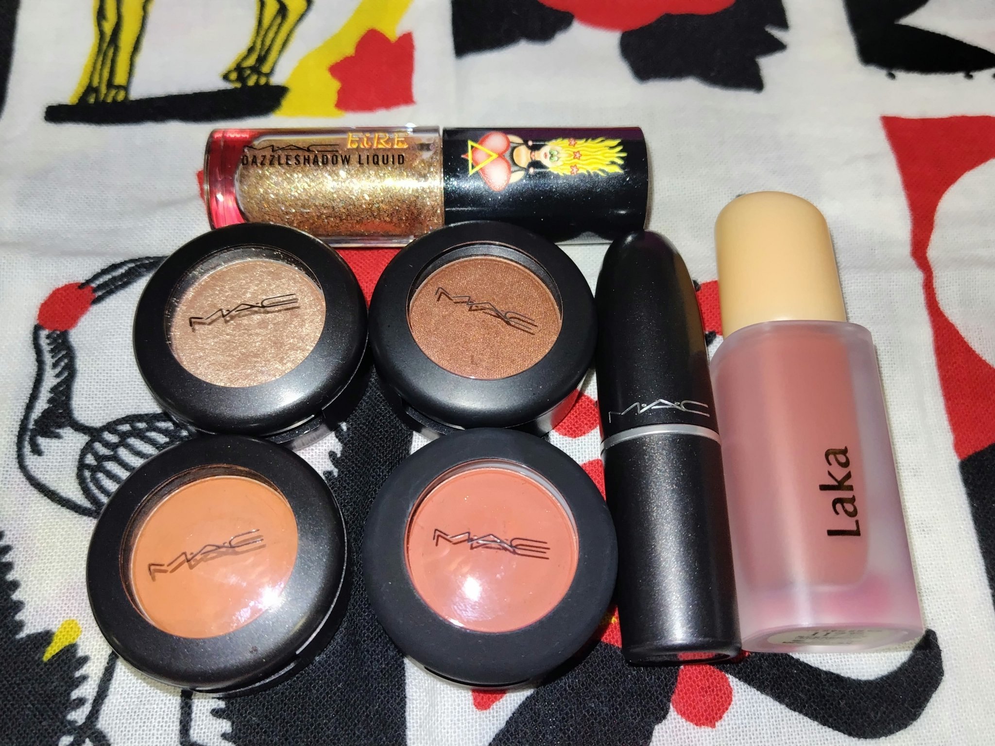 ダズルシャドウ リキッド フラッシュ アンド ダッシュ（火）限定デザイン/M・A・C/リキッドアイシャドウを使ったクチコミ（1枚目）