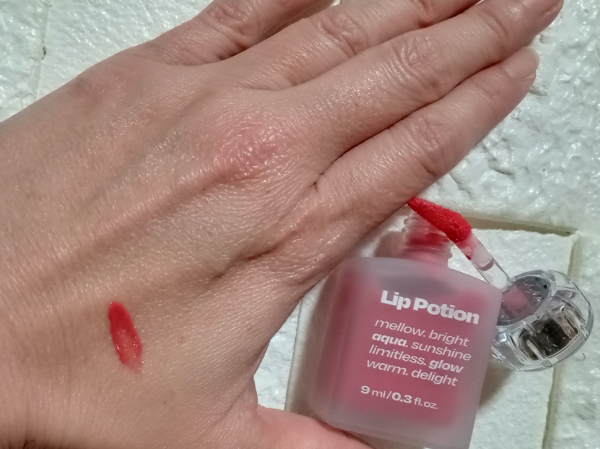 リップポーション アクアグロー/alternativestereo/リップグロスを使ったクチコミ（2枚目）