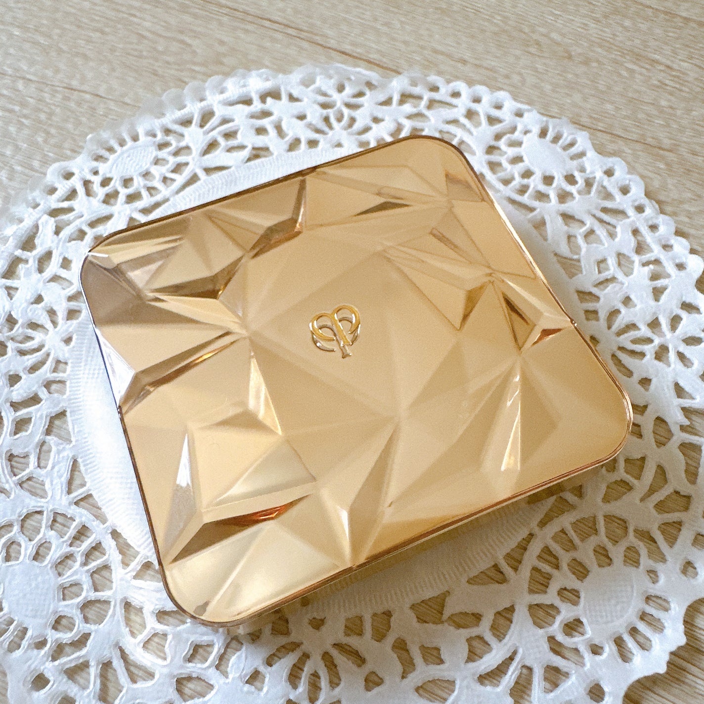 ル・レオスールデクラ /クレ・ド・ポー ボーテ/パウダーハイライトを使ったクチコミ(2枚目)