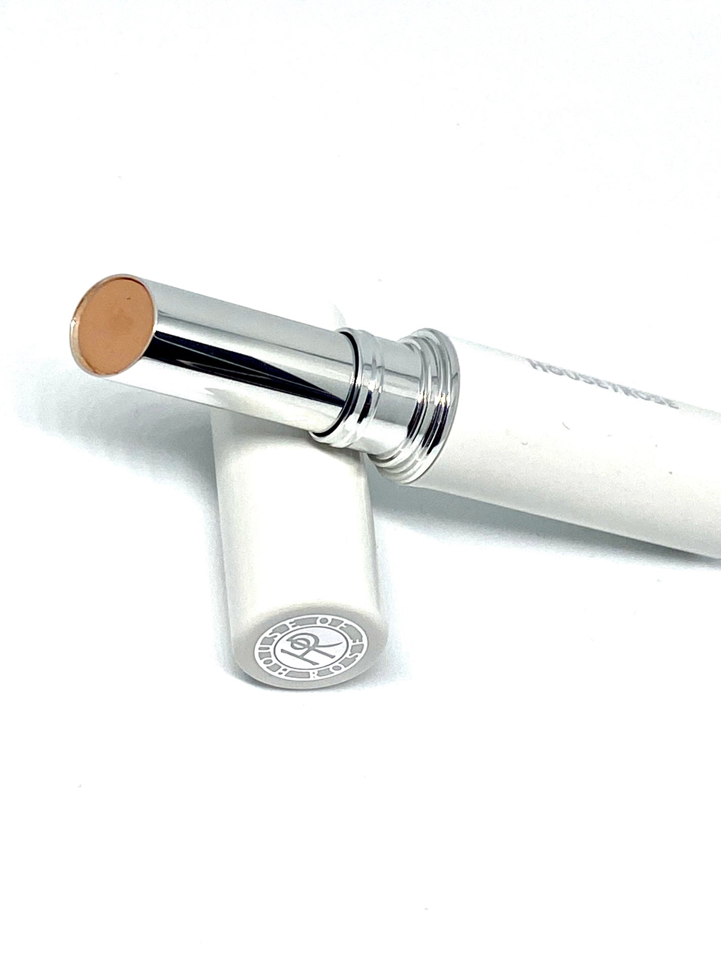 アミュールシフォン ホワイトニングコンシーラー/ハウス オブ ローゼ/スティックコンシーラーを使ったクチコミ(3枚目)