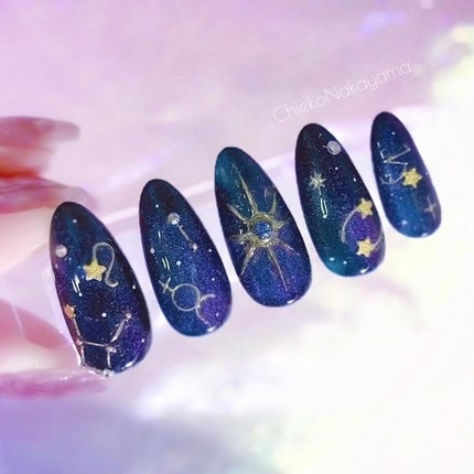 なかやまちえこ on LIPS 「cosmosnails🪐⠀⠀PREGEL12/23発売新色M3..」(6枚目)