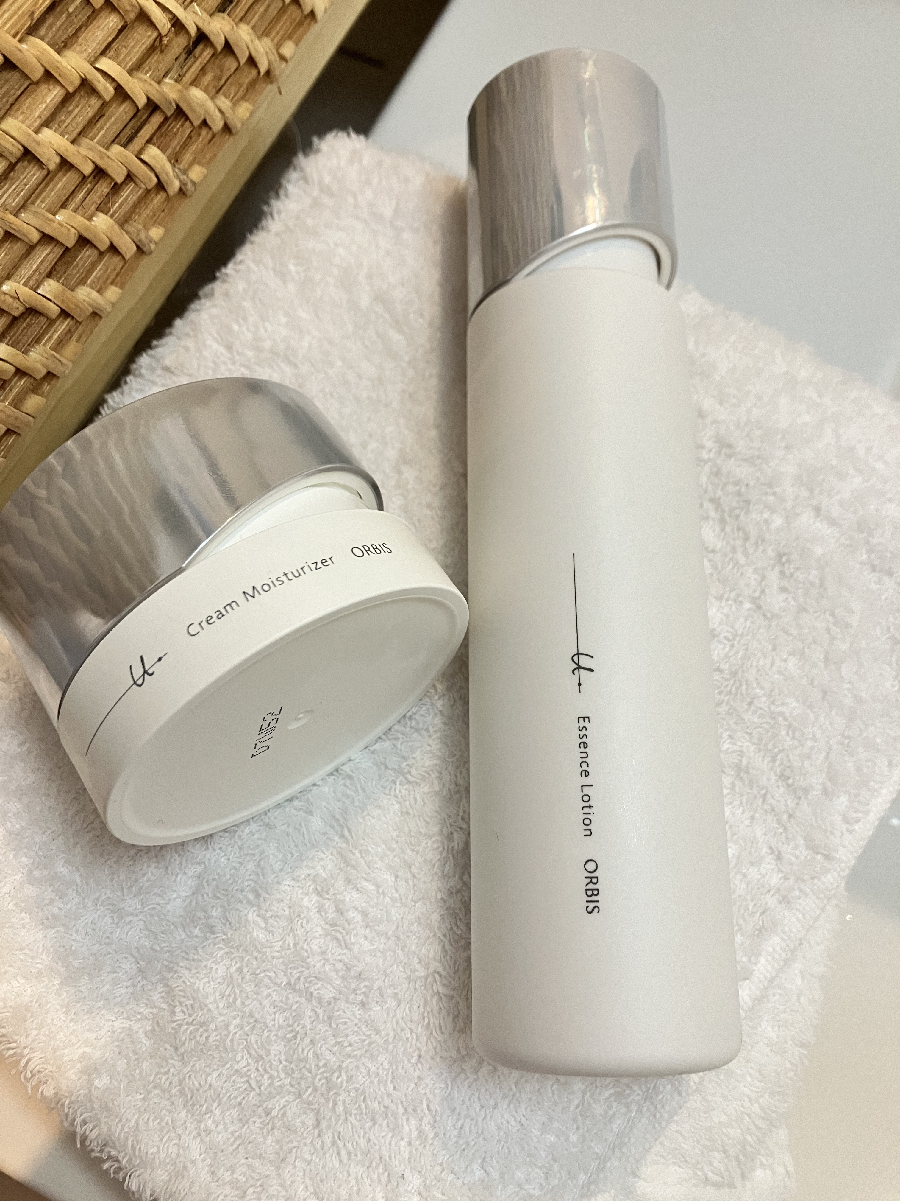 こんにちは！
日本化粧品検定1級、LIPSパートナーのrihoです。

30代後半になり、しみくすみや乾燥が気になりだしました。

オルビスでは、これまでオルビスユーを使っていたのですが、今回オルビスユー ドット のローションとクリームを購