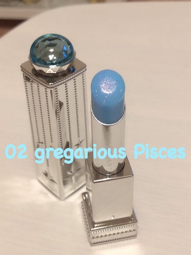 本日発売のJILL STUART ラッキージェム マイリップス 02gregarious Pisces💄

スウォッチ時点ではかなり薄い発色かと思いきや、唇に乗せたらとっても可愛らしいピンク(青味寄りか