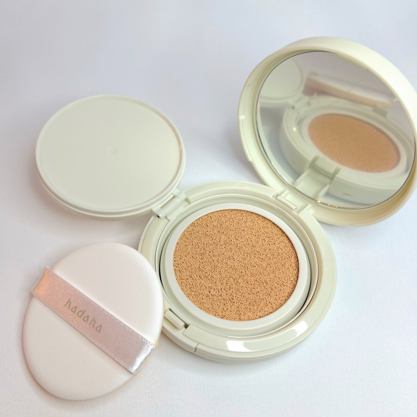 モイスチャーフィットクッション/hadaha/クッションファンデーションを使ったクチコミ(4枚目)