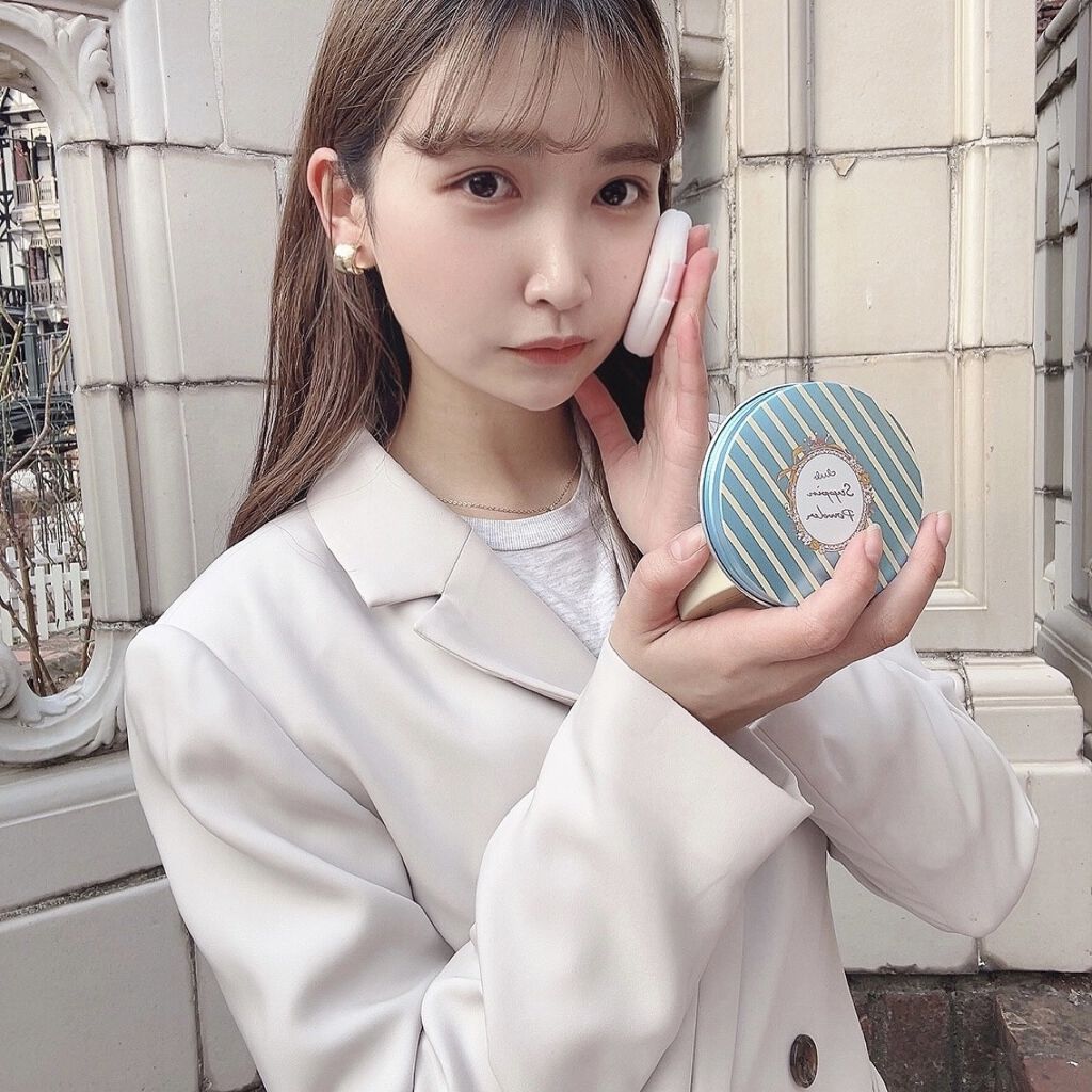 すっぴんパウダーB シトラスミントの香り/クラブ/プレストパウダーを使ったクチコミ（2枚目）