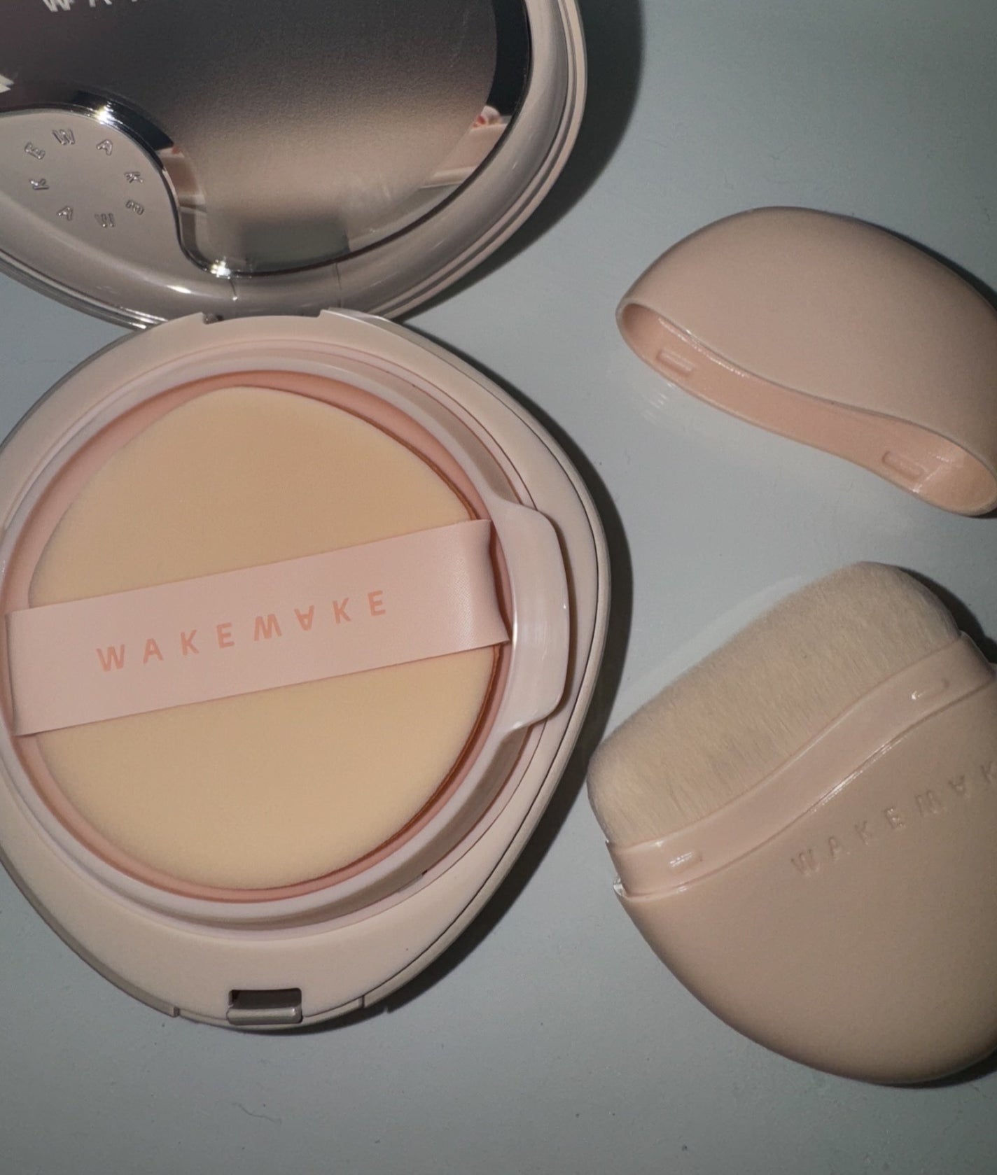 NUN on LIPS 「WAKEMAKEウォーターグロウコーティングバーム発売前からS..」(2枚目)