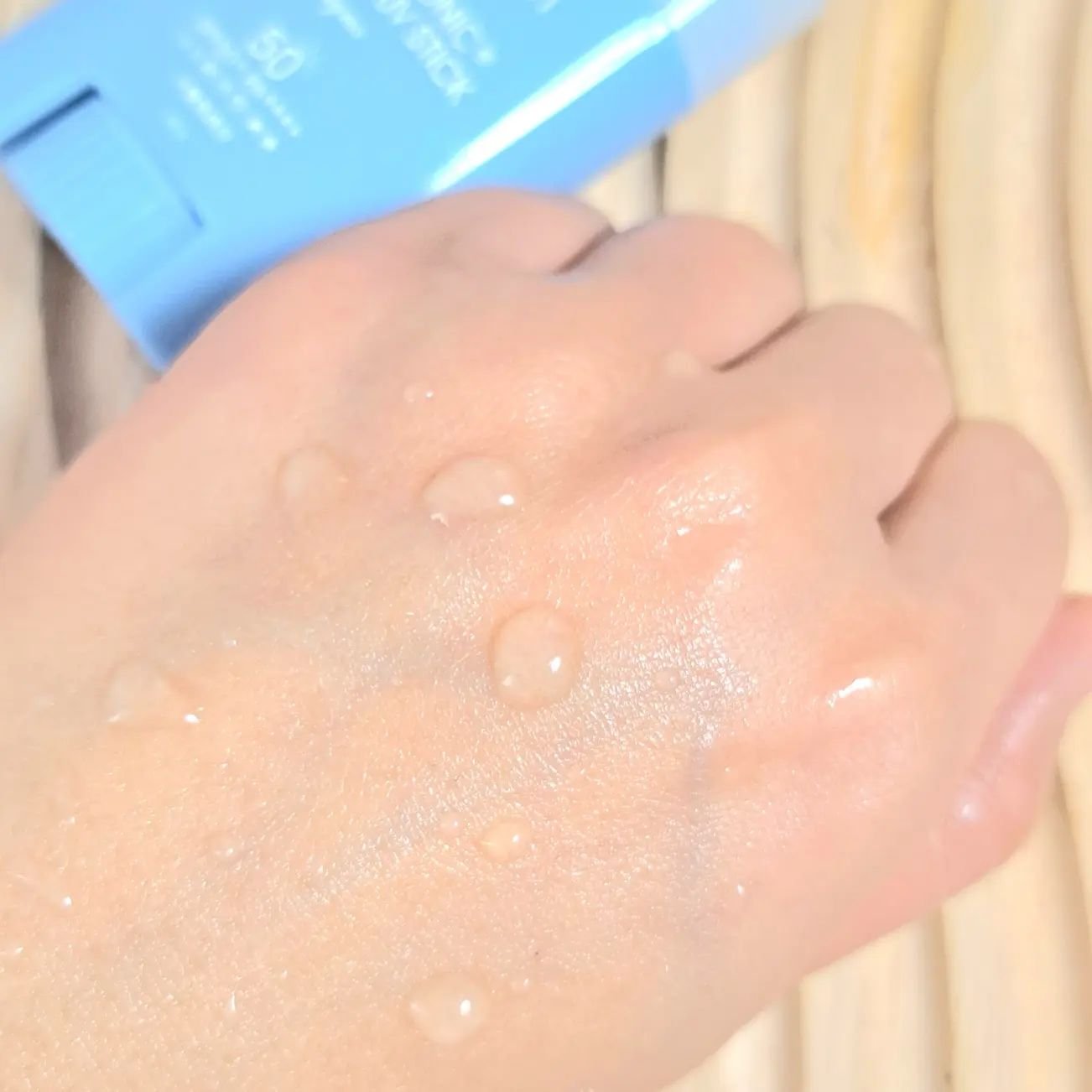 日焼け止めスティック H9ヒアルロニックアンプルUVスティック AQUA/JMsolution/日焼け止めスティックを使ったクチコミ（3枚目）