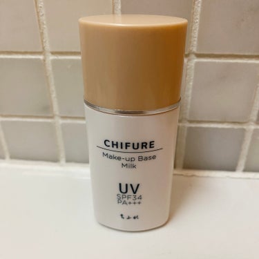 万能でコスパ◎なちふれ✨

【使った商品】
ちふれ　メーキャップ ベース ミルク UV

【商品の特徴】
SPF34・PA+++
圧迫感のないつけごこちで化粧くずれ、テカり、皮脂ぐすみ、毛穴の開きやよごれ、シミ、ソバカス等の肌悩みをカバーしながらも、素肌のようにみずみずしく透明感のある肌に仕上げる化粧下地
皮脂につよい点はそのままに、つけごこちや仕上がりがアップ

【使用感】
ちふれらしいシンプルなパケ
透明感あるミルクタイプ
嬉しいuv機能付き
保湿力も伸びも良し
コスパ◎
肌に優しそう
サラッとしたテクスチャで好き
マスクにも付きにくいし、そんなに化粧崩れもしなかった

 #秋冬メイク2023 の画像 その0