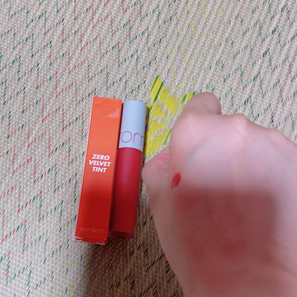 ジューシーラスティングティント/rom&nd/リップティントを使ったクチコミ（2枚目）