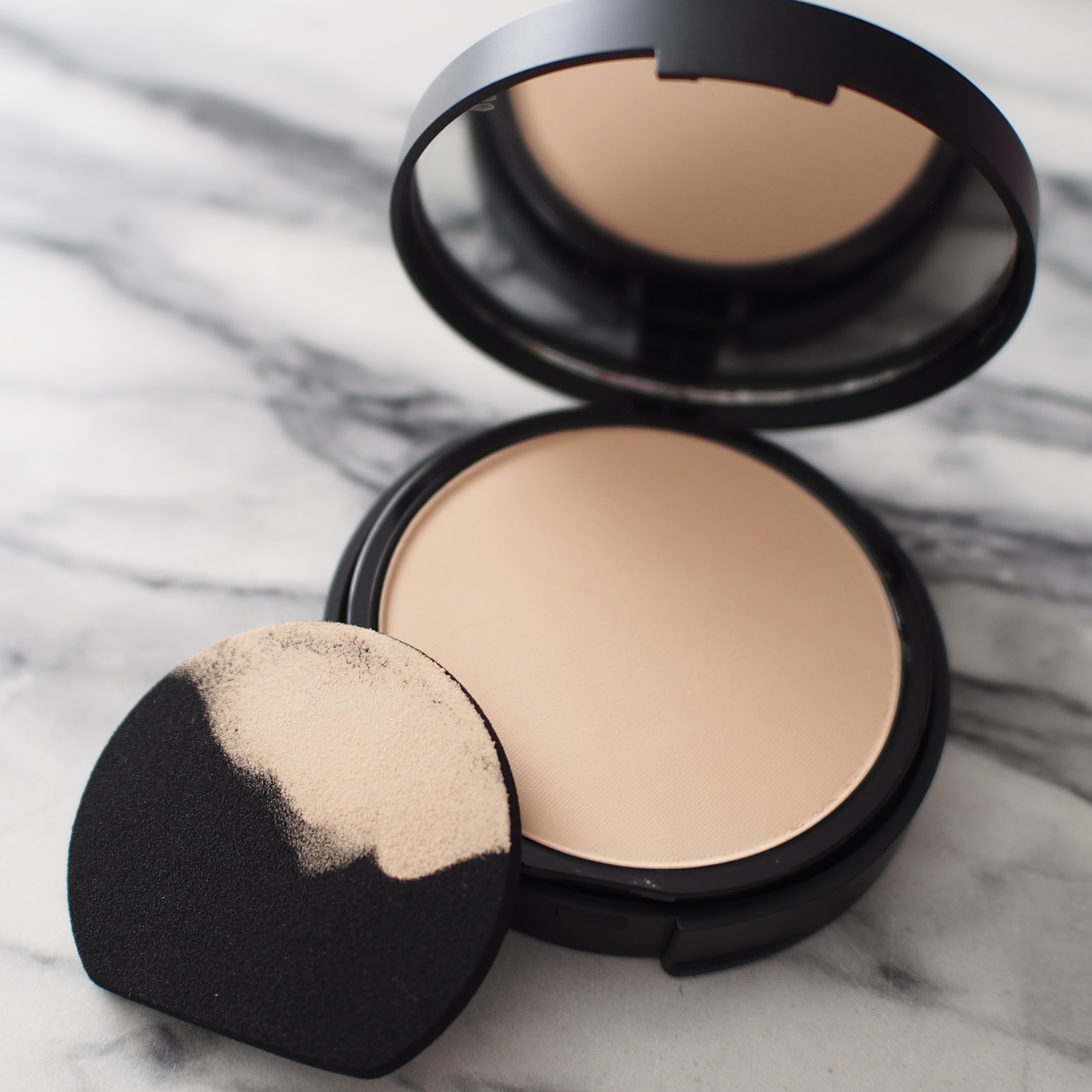 ベアプロ 24HR パウダー ファンデーション/bareMinerals/パウダーファンデーションを使ったクチコミ（3枚目）