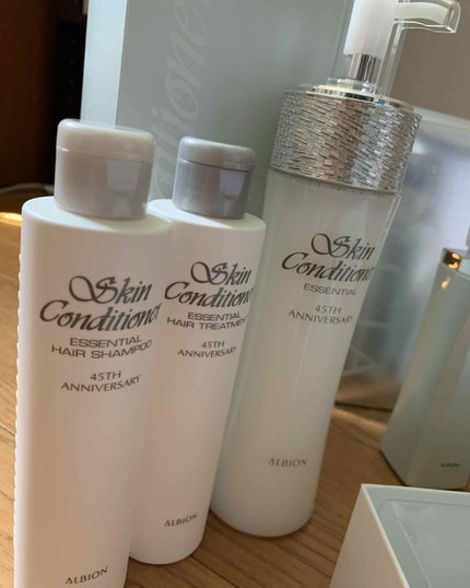 ALBION アルビオン エクシア AL W セレクション SV R/ERのクチコミ「アルビオンのスキコンの45周年アニバーサリーセット購入しました
乾燥肌だけど
しっとり系の化.....」(1枚目)