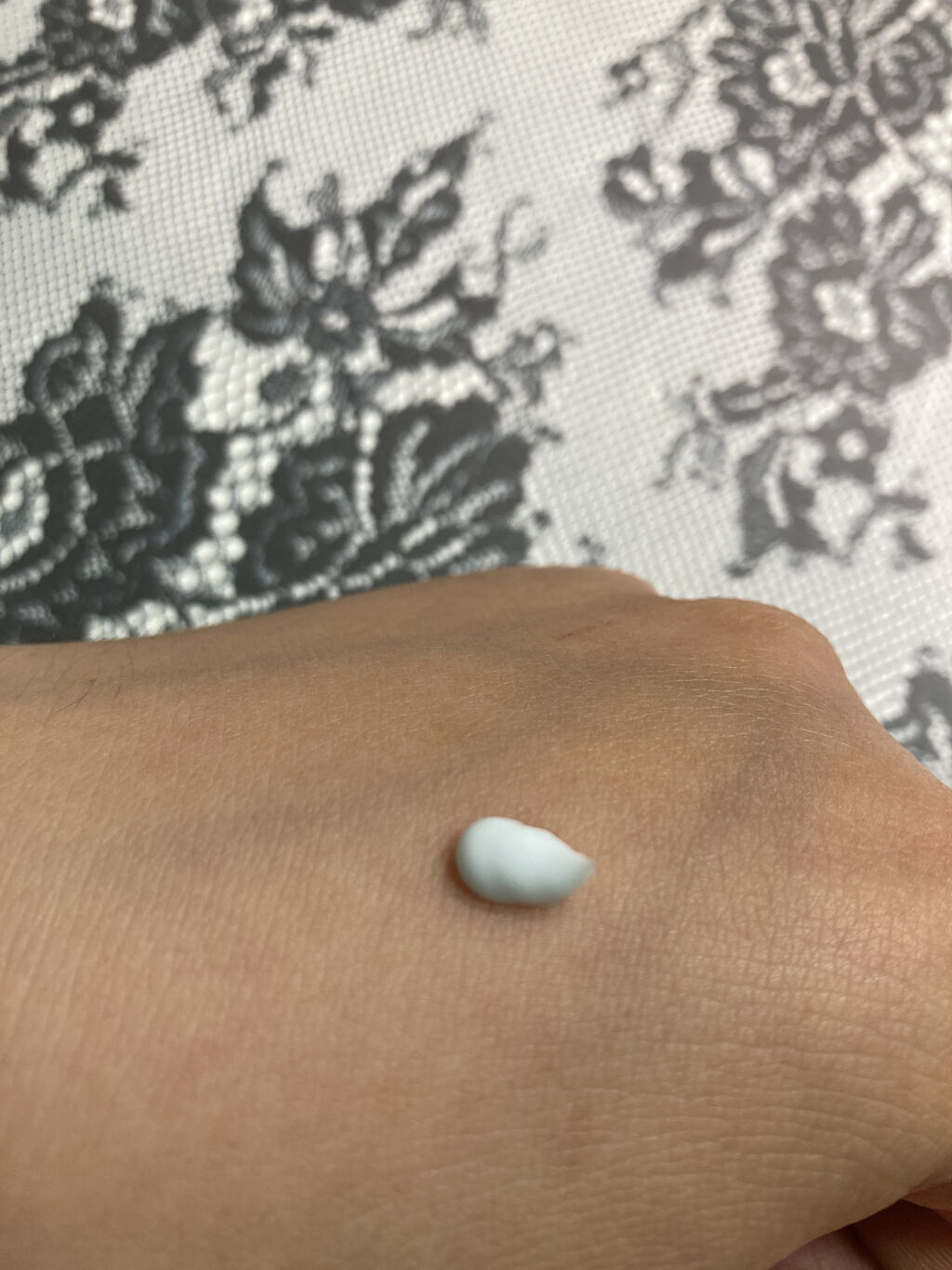 ブライトニング ハンド クリーム/ANNA SUI/ハンドクリームを使ったクチコミ（3枚目）