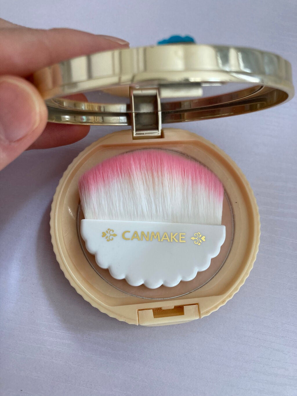 モイストピュアカラーリップ/ニベア/リップクリームを使ったクチコミ(4枚目)