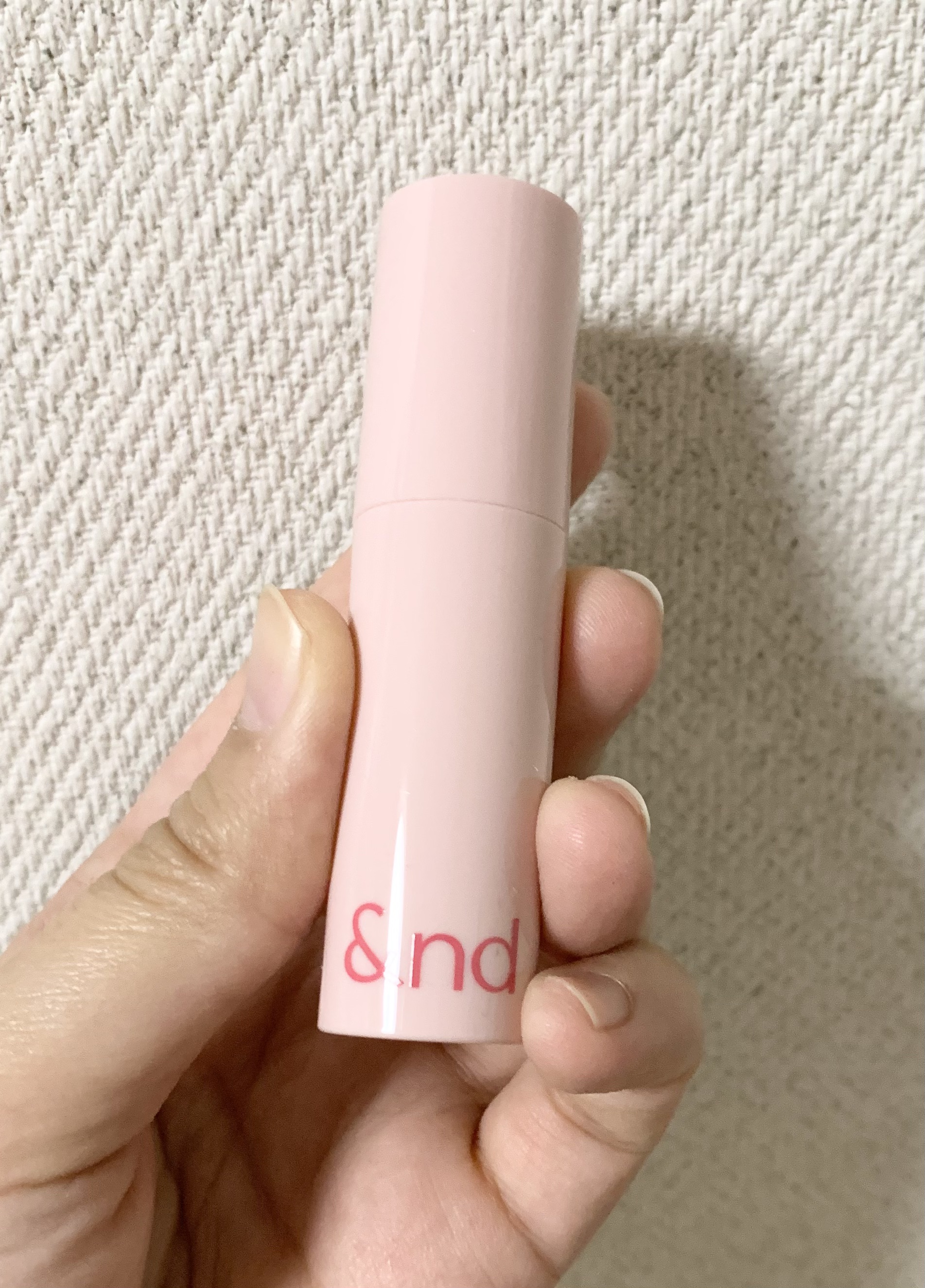 アンドバイロムアンド　グラッシーボムティント PK01 ピンクデアー/&nd by rom&nd/リップティントを使ったクチコミ（2枚目）