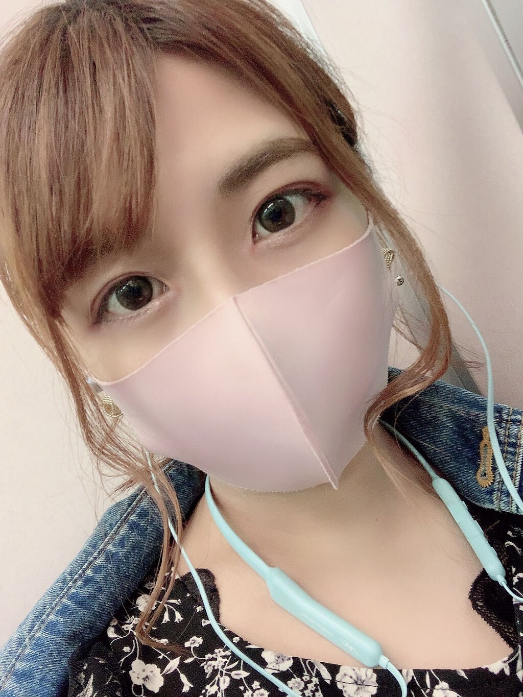 天ちゃん@投稿ある方フォロバ100% on LIPS 「今日のメイクとカラコン比較✨今日は友達と舞台を見に行ってきまし..」(1枚目)