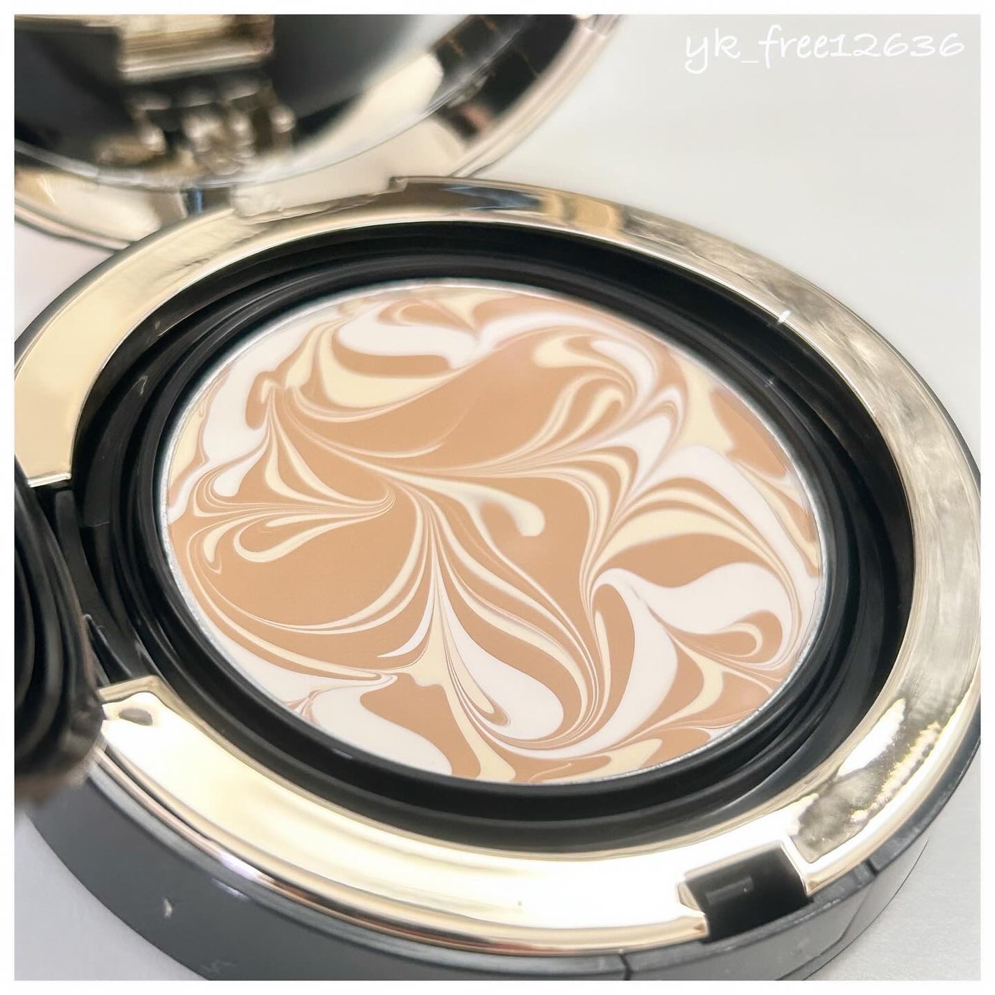 SIGNATURE ESSENCE COVER PACT /AGE20’s/クリーム・エマルジョンファンデーションを使ったクチコミ(2枚目)