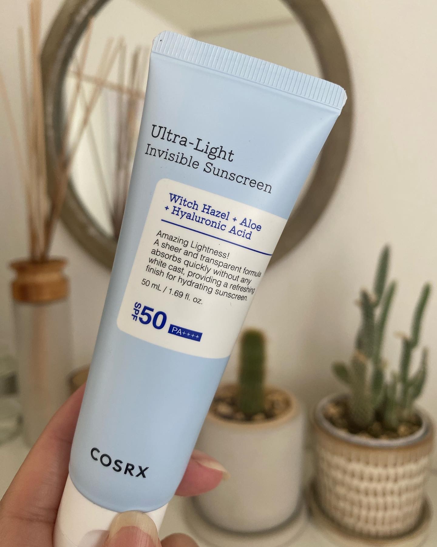 🩵

@cosrx_jp 
#ウルトラライト透明uvクリーム

SPF50 PA++++とUV効果抜群なのに
とにかく水々しくて無色で無臭🫧
日焼け止め塗ったの忘れるくらい
ほぼスキンケア並みの、かっるいテクスチャー🫧