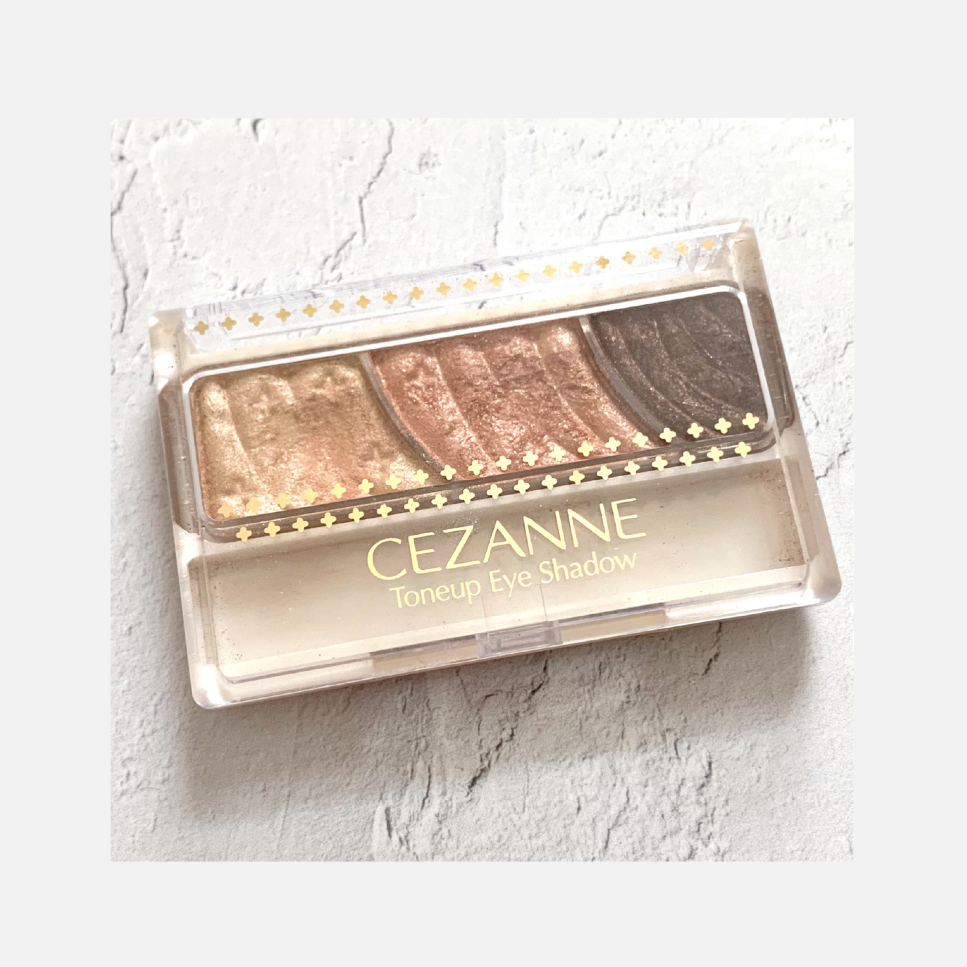 トーンアップアイシャドウ/CEZANNE/アイシャドウパレットを使ったクチコミ（1枚目）