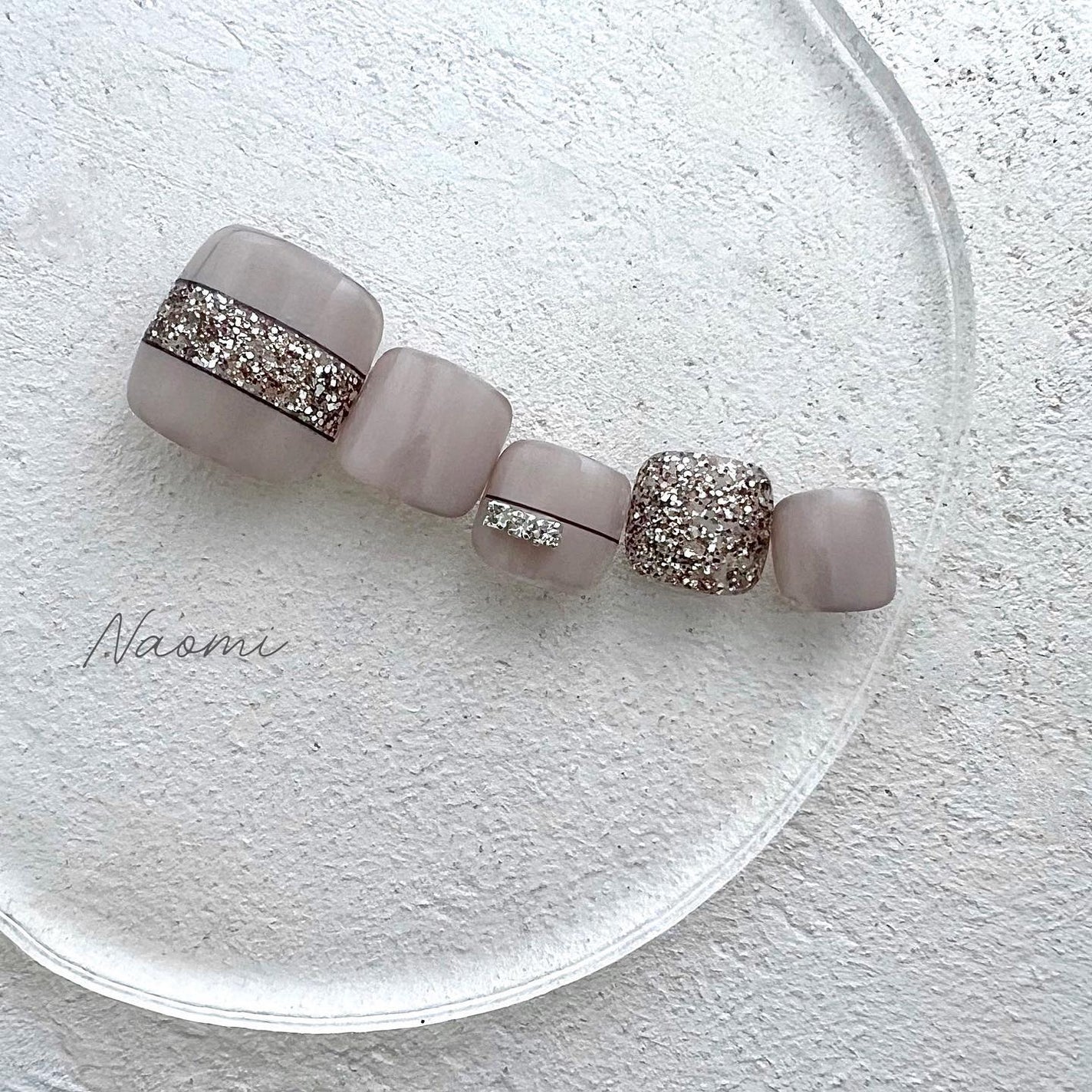 naomi on LIPS 「ワタシの大好きなグリッター😌💓mixされたグリッターのカラーと..」(1枚目)