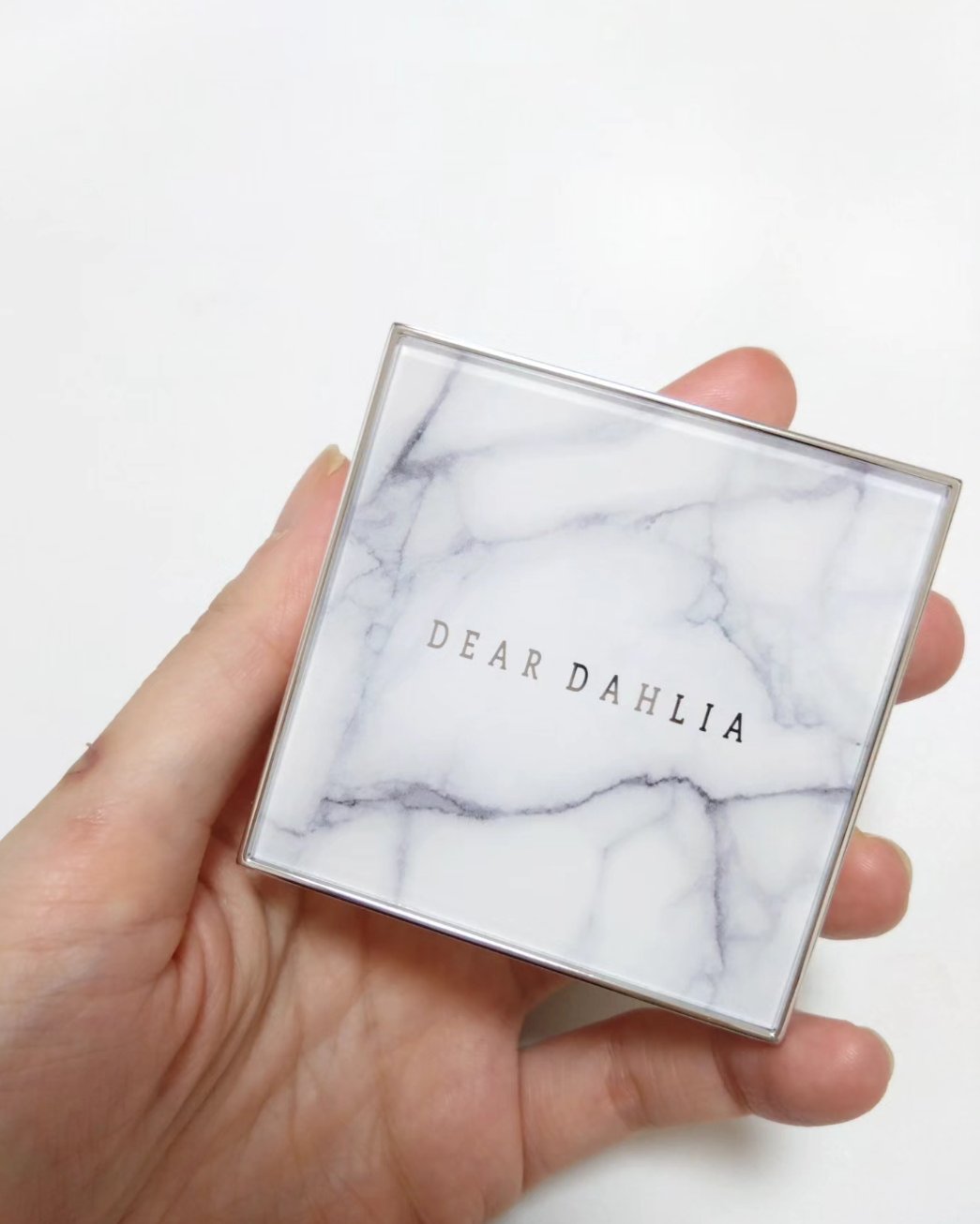 スキンルミナスハイライター/DEAR DAHLIA/パウダーハイライトを使ったクチコミ（2枚目）