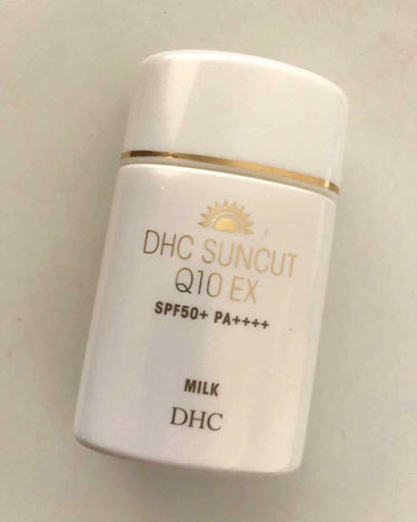 DHC☀️サンカット Q10 EX ミルク
SPF50 PA ++++

これは本間に優秀日焼け止め🙆‍♀️
親に勧められてから毎年夏はこれです😶
ウォータープルーフやしどこでも使える😀

ただ１つ…
