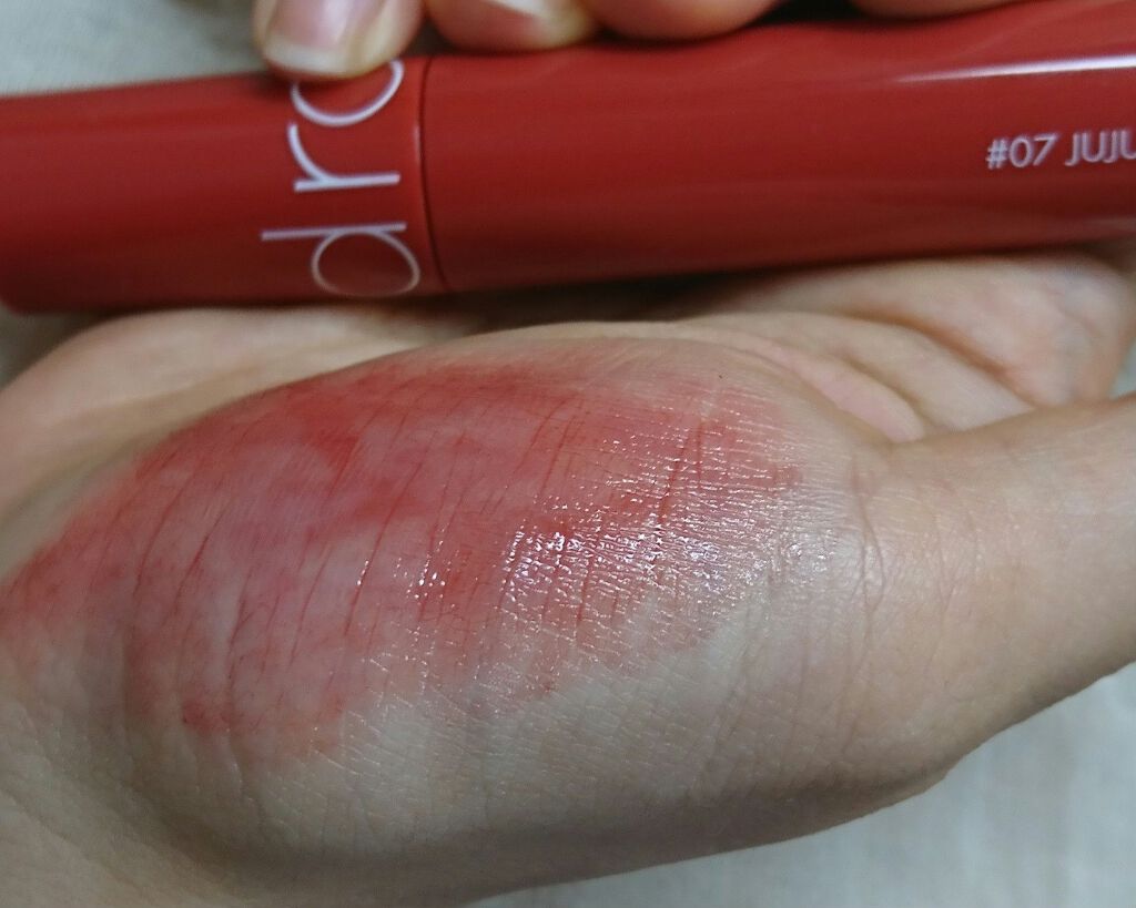 ジューシーラスティングティント/rom&nd/リップティントを使ったクチコミ（2枚目）