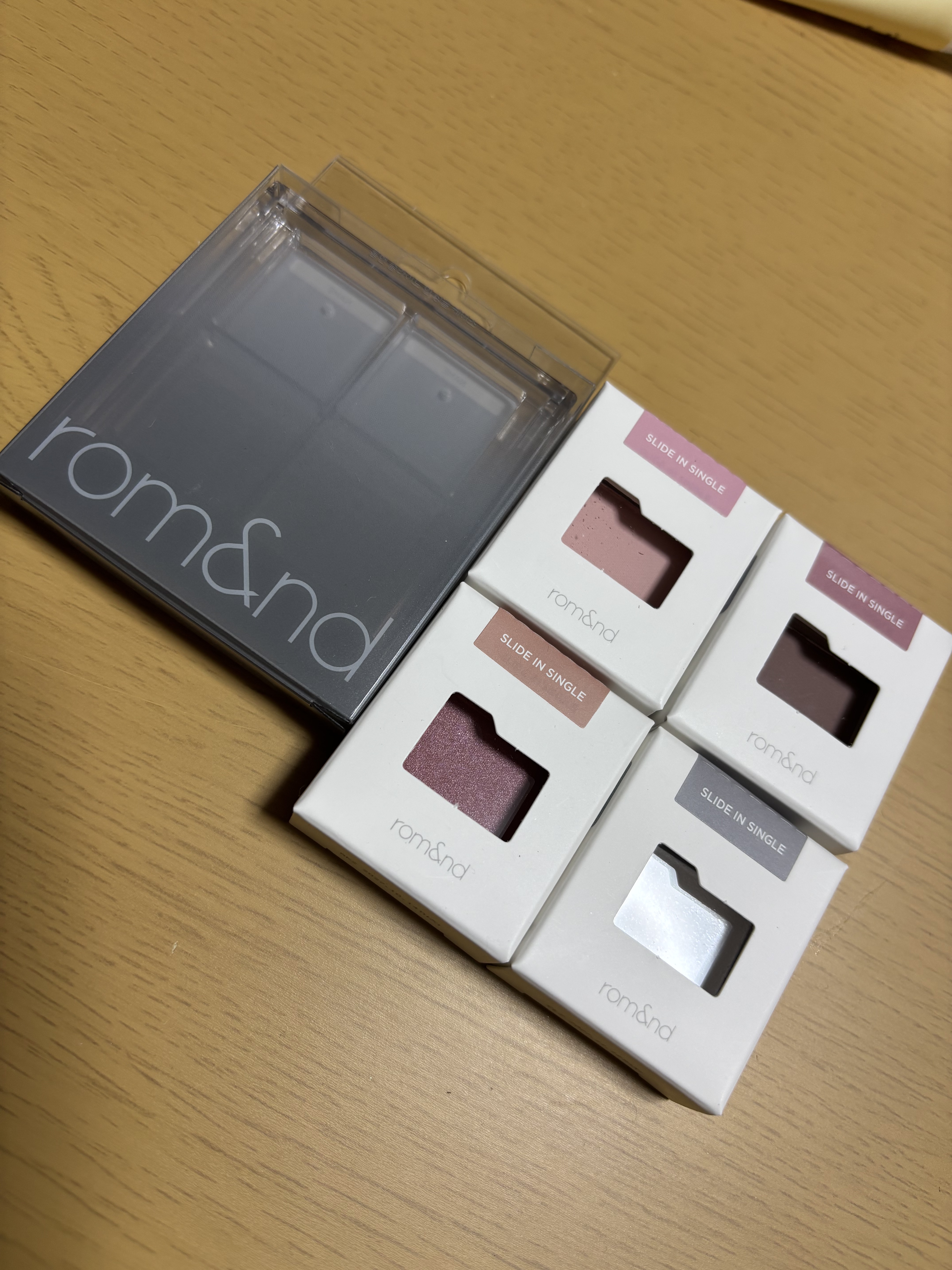 スライドインシングル S13 レイジーマジェンタ/rom&nd/単色アイシャドウを使ったクチコミ（2枚目）