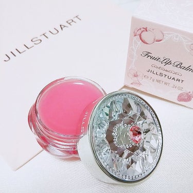 

*⑅୨୧ JILLSTUART フルーツリップバームN 01 ୨୧⑅*



初投稿です🐰💗⋰⋰

お母さんがプレゼントしてくれたリップバーム♥︎♥︎

とってもきらきらで、持っているだけでお姫様で