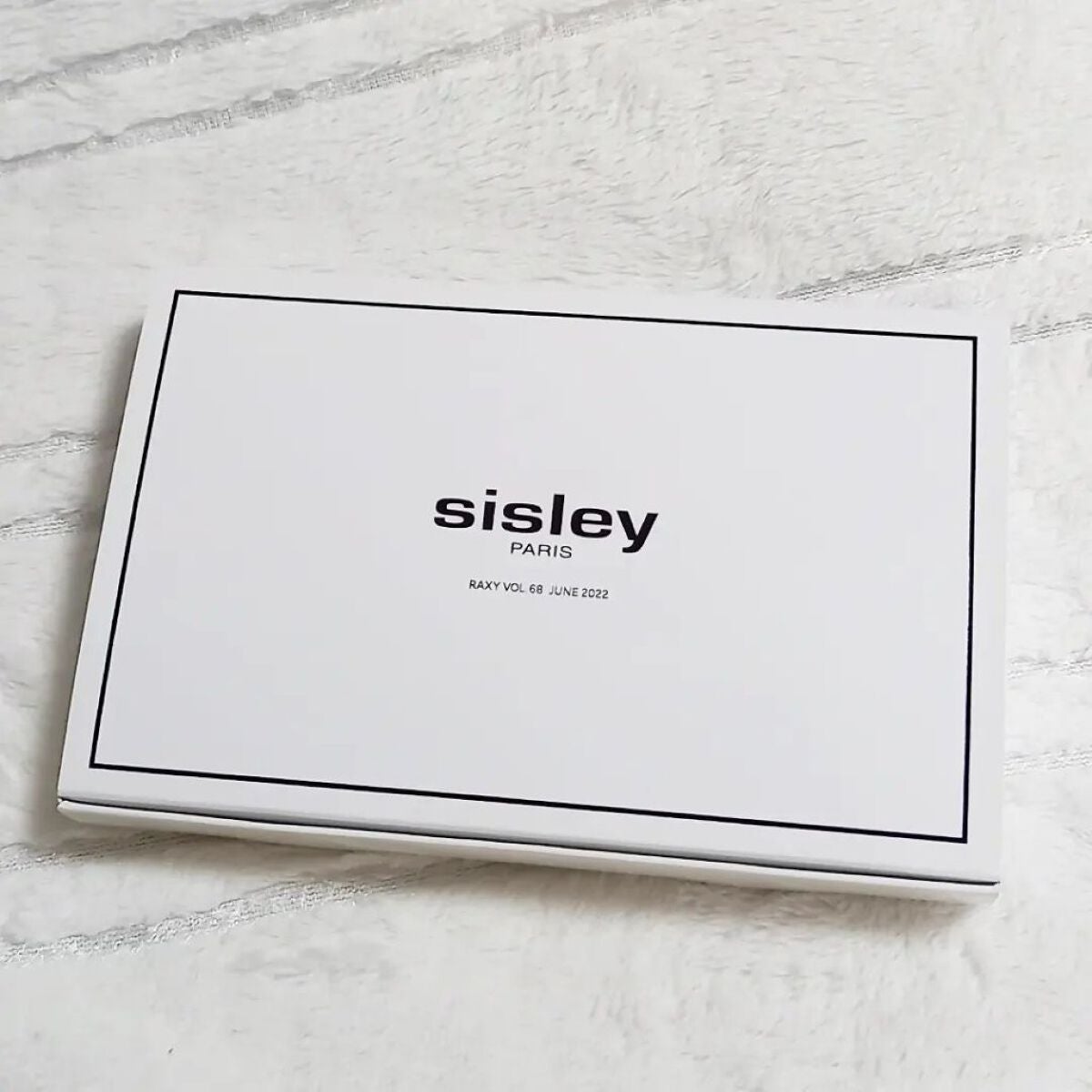 きつね on LIPS 「今月のRAXYbeautyBox🐥今月はsisleyコラボ月で..」(1枚目)