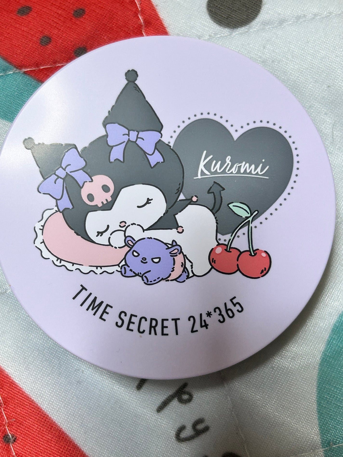 wabi on LIPS 「#クロミちゃんパケに惹かれて購入しました💜😈🖤めっちゃ可愛いで..」(1枚目)