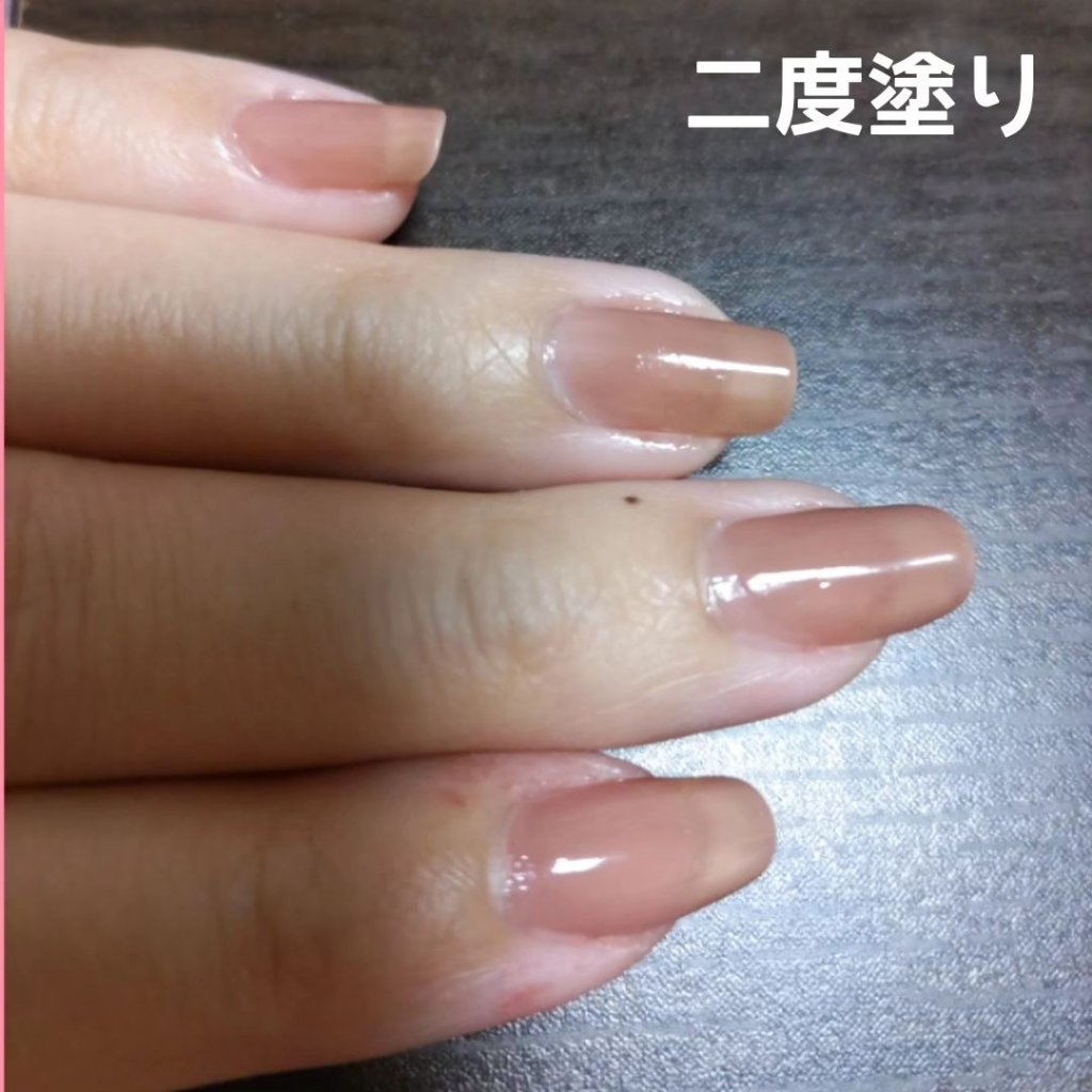 アンドバイロムアンド　グラッシードロップネイル VI01 ミルクベリー/&nd by rom&nd/マニキュアを使ったクチコミ（3枚目）