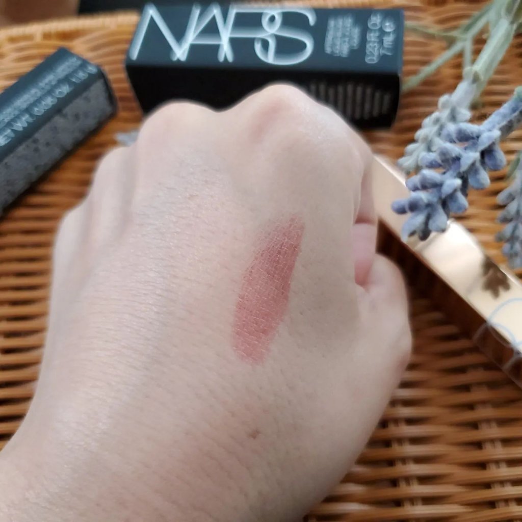 アフターグロー　センシュアルシャイン　リップスティック/NARS/口紅を使ったクチコミ（3枚目）