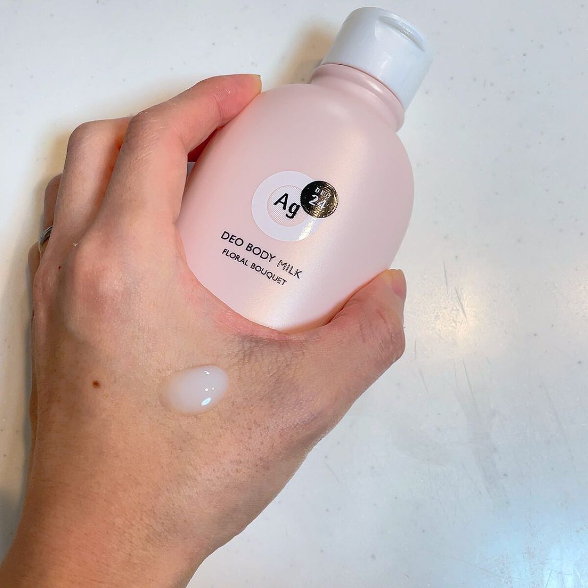 デオドラントボディミルク フローラルブーケ/エージーデオ24/ボディミルクを使ったクチコミ（3枚目）