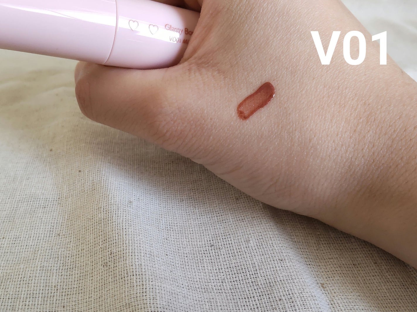 アンドバイロムアンド グラッシーボムティント/&nd by rom&nd/リップティントを使ったクチコミ(2枚目)