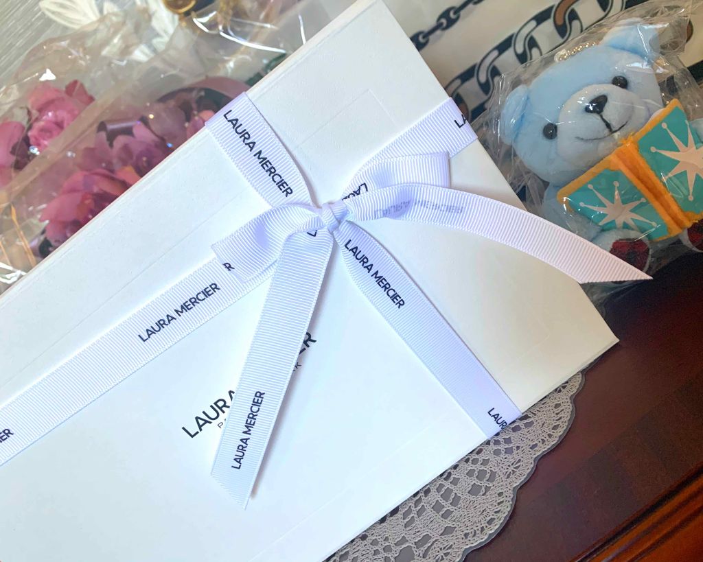 ペイント ウィズ ライト ラディアント フェイス イルミネーター トリオ/ローラ メルシエ/プレストパウダーを使ったクチコミ（3枚目）